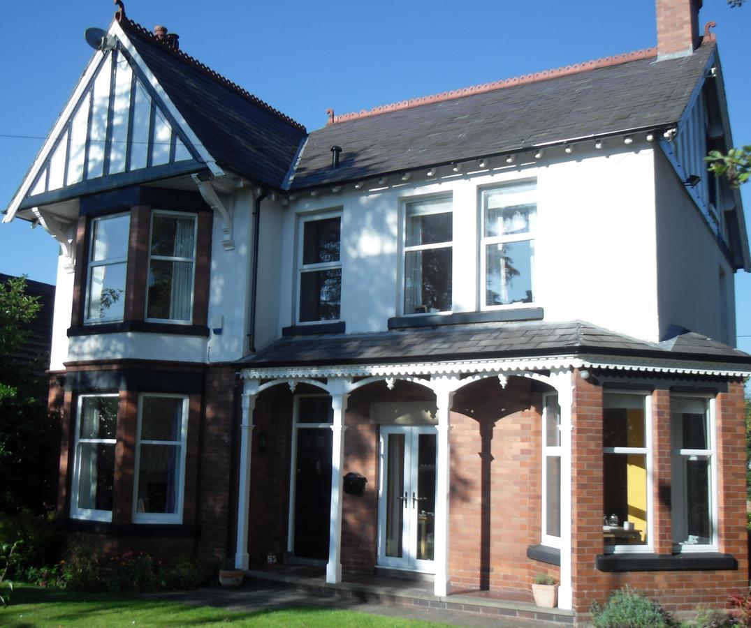 The Hive At 52 Bed & Breakfast Northwich Exterior photo